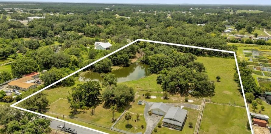 House in Plant City, Florida 3 bedrooms, 126.72 sq.m. № 2313057