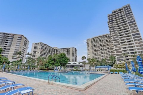 Condo in Hallandale Beach, Florida, 1 bedroom  № 1805933 - photo 28