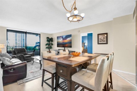 Condo in Hallandale Beach, Florida, 1 bedroom  № 1805933 - photo 6