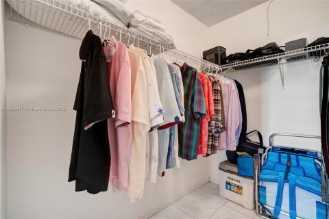 Condo in Hallandale Beach, Florida, 1 bedroom  № 1805933 - photo 11