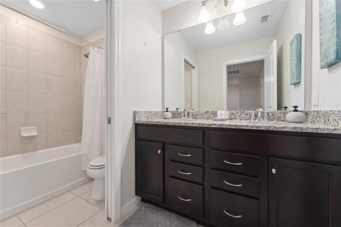 Touwnhouse à vendre à Davenport, Floride: 5 chambres, 212.1 m2 № 2130864 - photo 26