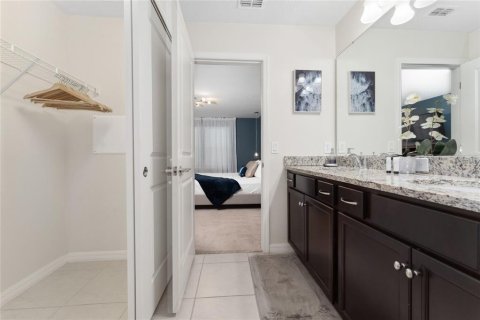 Touwnhouse à vendre à Davenport, Floride: 5 chambres, 212.1 m2 № 2130864 - photo 21