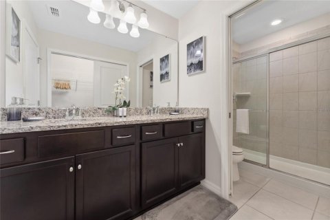 Touwnhouse à vendre à Davenport, Floride: 5 chambres, 212.1 m2 № 2130864 - photo 20