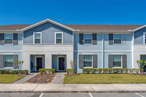 Touwnhouse à Davenport, Floride 5 chambres, 212.1 m2 № 2130864