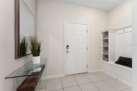 Touwnhouse à vendre à Davenport, Floride: 5 chambres, 212.1 m2 № 2130864 - photo 2