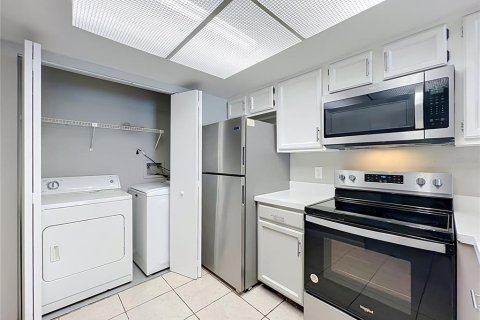 Copropriété à louer à Orlando, Floride: 2 chambres, 91.04 m2 № 2430884 - photo 8