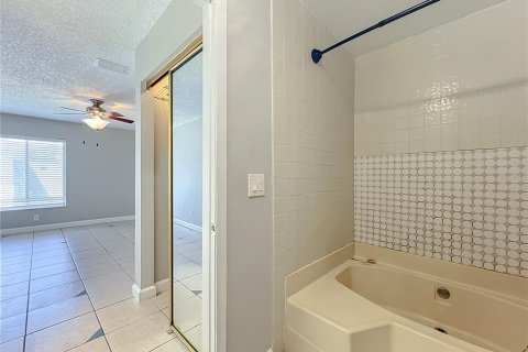 Copropriété à louer à Orlando, Floride: 2 chambres, 91.04 m2 № 2430884 - photo 18