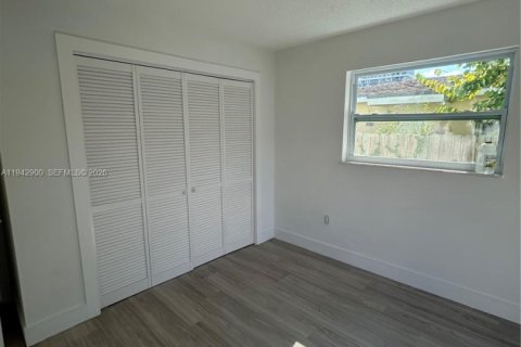 Villa ou maison à louer à Miami, Floride: 2 chambres № 1999227 - photo 13