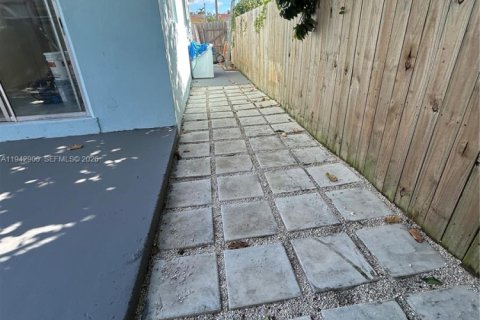 Villa ou maison à louer à Miami, Floride: 2 chambres № 1999227 - photo 8