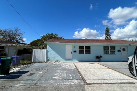 Villa ou maison à Miami, Floride 2 chambres № 1999227