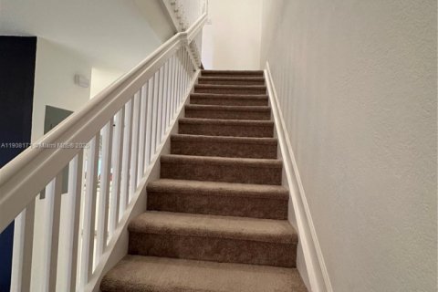 Купить виллу или дом в Хомстед, Флорида 4 спальни, 137.77м2, № 1967786 - фото 27