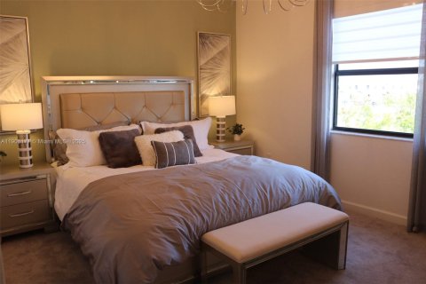 Купить виллу или дом в Хомстед, Флорида 4 спальни, 137.77м2, № 1967786 - фото 21