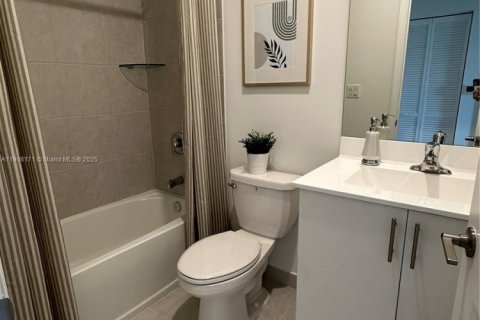 Купить виллу или дом в Хомстед, Флорида 4 спальни, 137.77м2, № 1967786 - фото 13