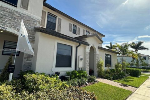 Купить виллу или дом в Хомстед, Флорида 4 спальни, 137.77м2, № 1967786 - фото 28