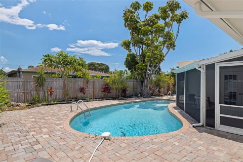 House in Dunedin, Florida 4 bedrooms, 191.84 sq.m. № 1851203 - photo 27