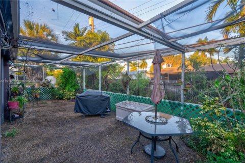 Villa ou maison à vendre à Miami, Floride: 4 chambres, 173.26 m2 № 1975165 - photo 19