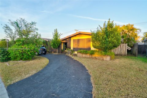 Villa ou maison à vendre à Miami, Floride: 4 chambres, 173.26 m2 № 1975165 - photo 6