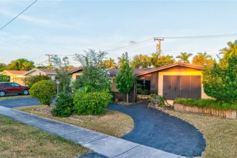 Villa ou maison à vendre à Miami, Floride: 4 chambres, 173.26 m2 № 1975165 - photo 5