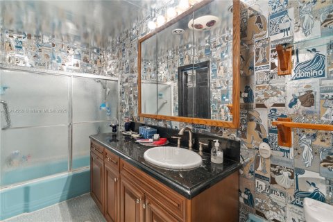 Villa ou maison à vendre à Miami, Floride: 4 chambres, 173.26 m2 № 1975165 - photo 17