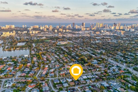 Villa ou maison à vendre à Miami, Floride: 4 chambres, 173.26 m2 № 1975165 - photo 22