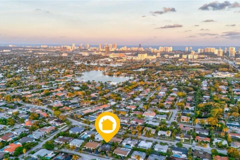 Villa ou maison à vendre à Miami, Floride: 4 chambres, 173.26 m2 № 1975165 - photo 23