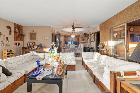 Villa ou maison à vendre à Miami, Floride: 4 chambres, 173.26 m2 № 1975165 - photo 10