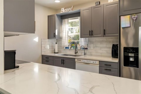 Casa en venta en Sarasota, Florida, 2 dormitorios, 89.74 m2 № 2110885 - foto 15
