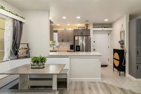 Casa en venta en Sarasota, Florida, 2 dormitorios, 89.74 m2 № 2110885 - foto 12