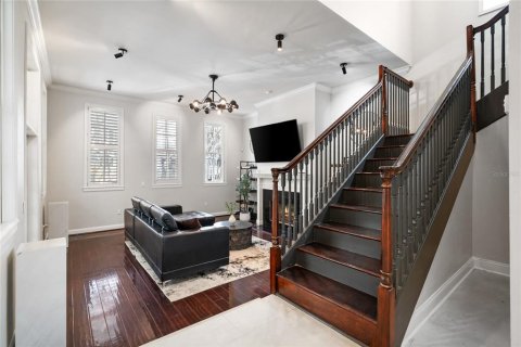 House in Gainesville, Florida 3 bedrooms, 247.21 sq.m. № 2233477 - photo 15