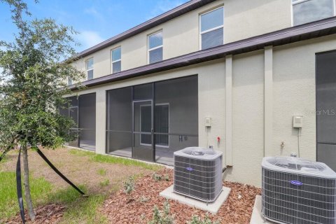 Townhouse in Lutz, Florida 3 bedrooms, 151.8 sq.m. № 2203222 - photo 16