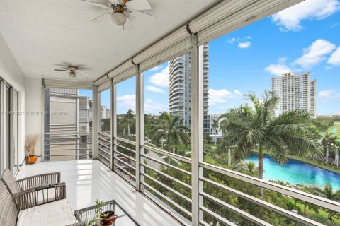 Condominio en venta en Hallandale Beach, Florida, 2 dormitorios, 106.84 m2 № 1438658 - foto 21