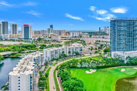 Condominio en venta en Hallandale Beach, Florida, 2 dormitorios, 106.84 m2 № 1438658 - foto 27