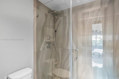 Condominio en venta en Hallandale Beach, Florida, 2 dormitorios, 106.84 m2 № 1438658 - foto 16