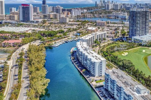 Condominio en venta en Hallandale Beach, Florida, 2 dormitorios, 106.84 m2 № 1438658 - foto 30
