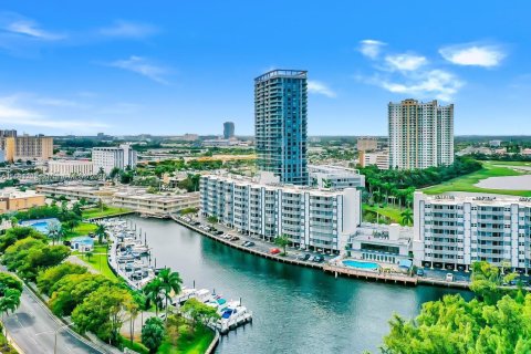 Condominio en venta en Hallandale Beach, Florida, 2 dormitorios, 106.84 m2 № 1438658 - foto 26