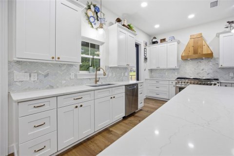 Купить виллу или дом в Белвью, Флорида 3 комнаты, 294.59м2, № 2092134 - фото 14