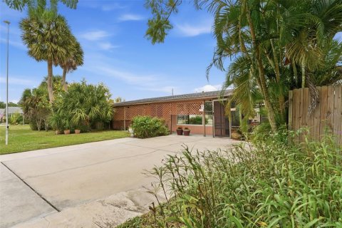 Villa ou maison à vendre à Englewood, Floride: 2 chambres, 100.33 m2 № 2155680 - photo 22