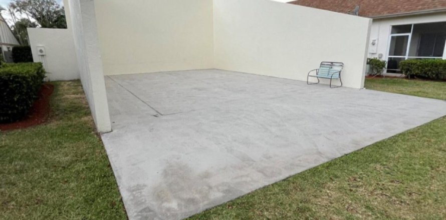 House in Wellington, Florida 3 bedrooms, 98.1 sq.m. № 1160306