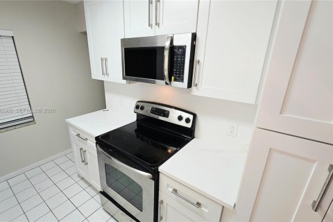 Casa en alquiler en Boynton Beach, Florida, 3 dormitorios, 112.97 m2 № 2060948 - foto 8