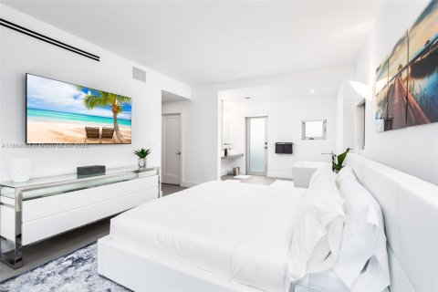 Villa ou maison à louer à Miami, Floride: 4 chambres, 437.57 m2 № 1979379 - photo 23