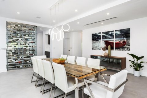 Villa ou maison à louer à Miami, Floride: 4 chambres, 437.57 m2 № 1979379 - photo 7