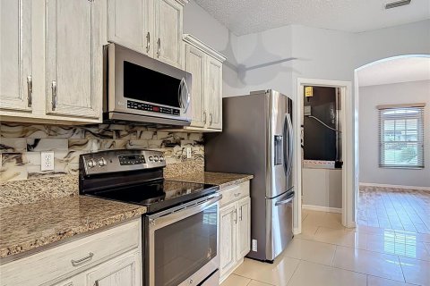 House in Palm Coast, Florida 4 bedrooms, 226.68 sq.m. № 1275242 - photo 13
