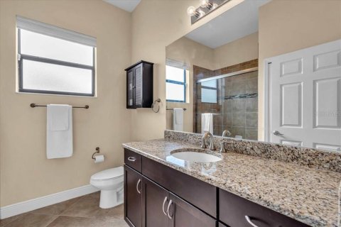 House in Bradenton, Florida 3 bedrooms, 246.28 sq.m. № 1718742 - photo 25