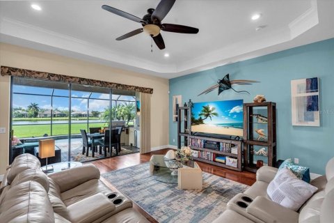 House in Bradenton, Florida 3 bedrooms, 246.28 sq.m. № 1718742 - photo 8
