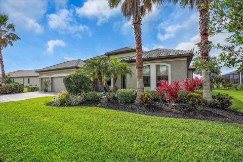 House in Bradenton, Florida 3 bedrooms, 246.28 sq.m. № 1718742 - photo 3