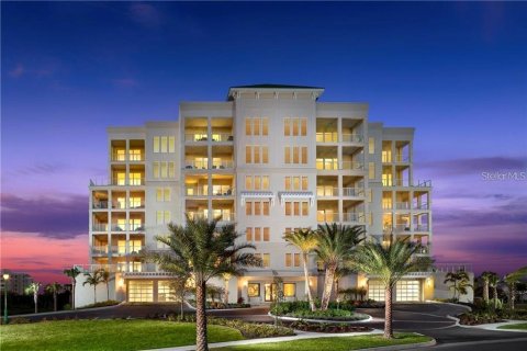 Condominio en venta en Belleair, Florida, 2 dormitorios, 160.16 m2 № 1778990 - foto 1