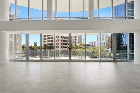Condo in Saint Petersburg, Florida, 4 bedrooms  № 2238022 - photo 9