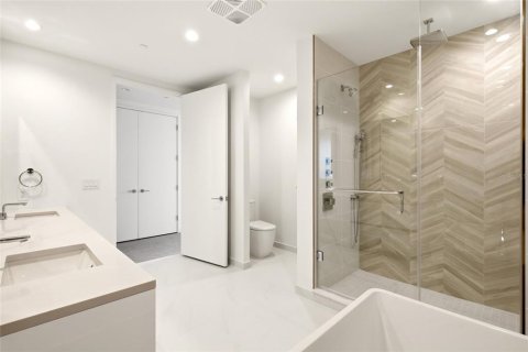 Condo in Saint Petersburg, Florida, 4 bedrooms  № 2238022 - photo 18