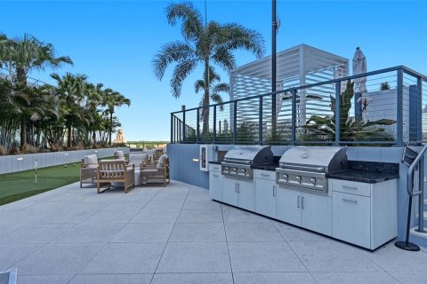 Condo in Saint Petersburg, Florida, 4 bedrooms  № 2238022 - photo 28