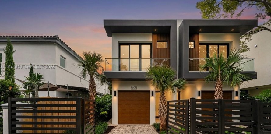 Adosado en Miami, Florida 3 dormitorios № 1998681